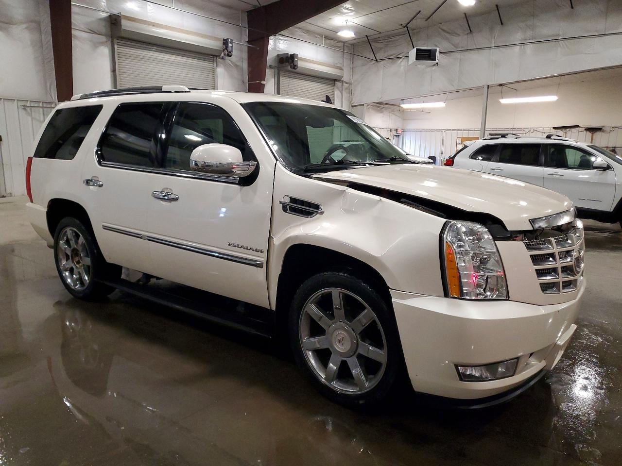 2011 CADILLAC ESCALADE PREMIUM photo 7