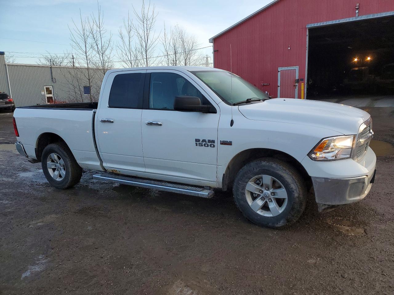 2015 RAM 1500 SLT photo 4
