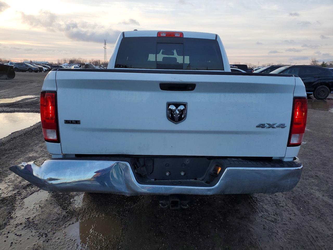 2015 RAM 1500 SLT photo 6