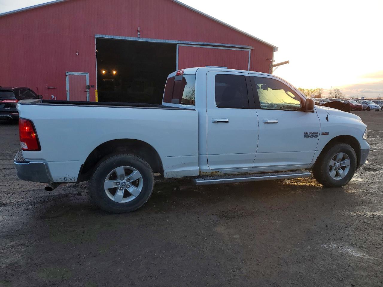 2015 RAM 1500 SLT photo 3