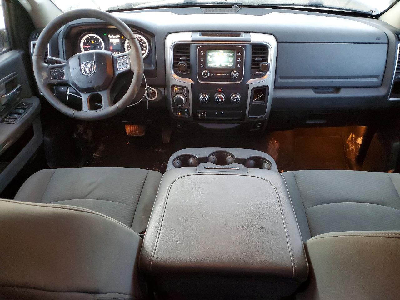 2015 RAM 1500 SLT photo 8