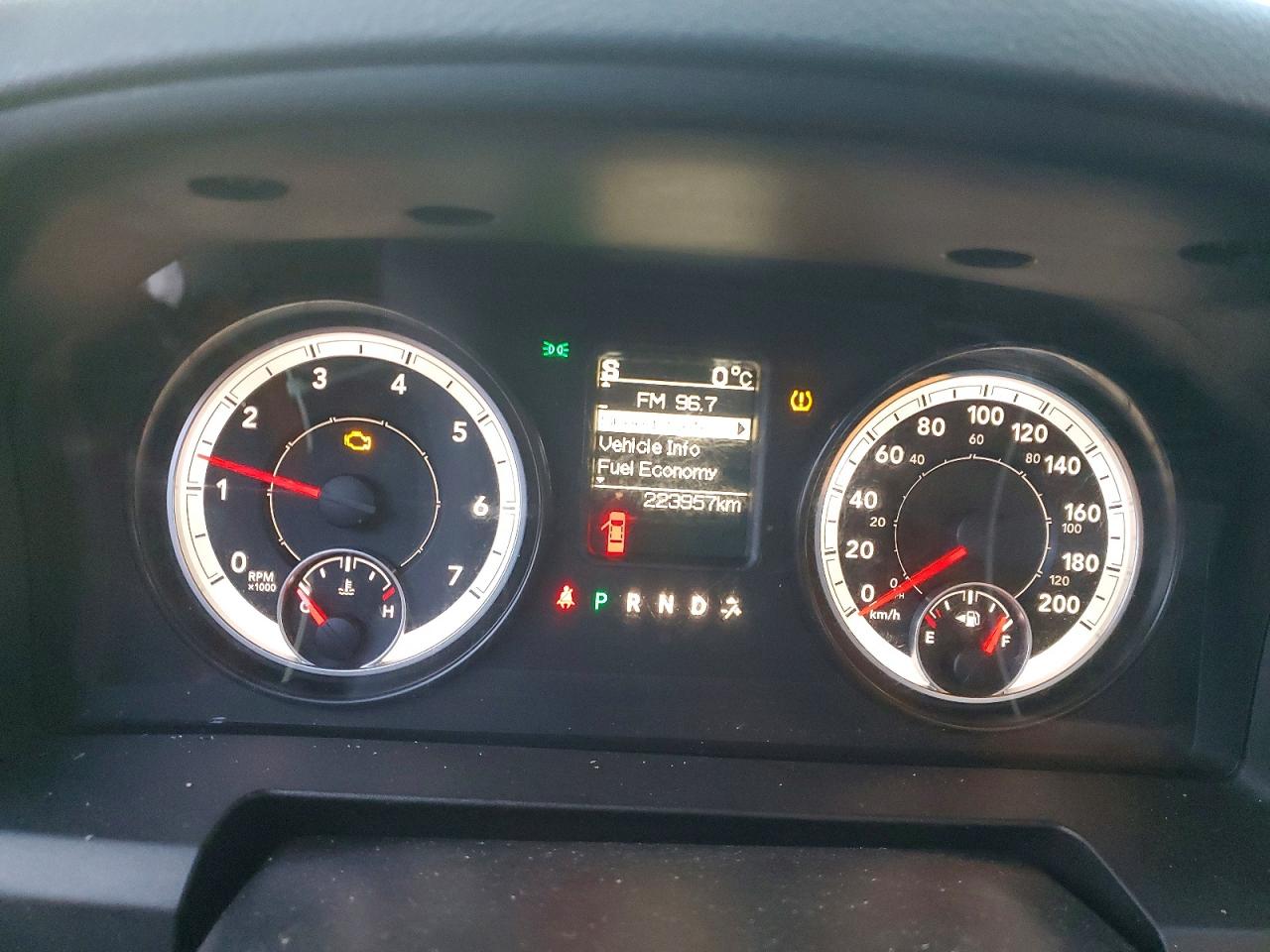 2015 RAM 1500 SLT photo 9