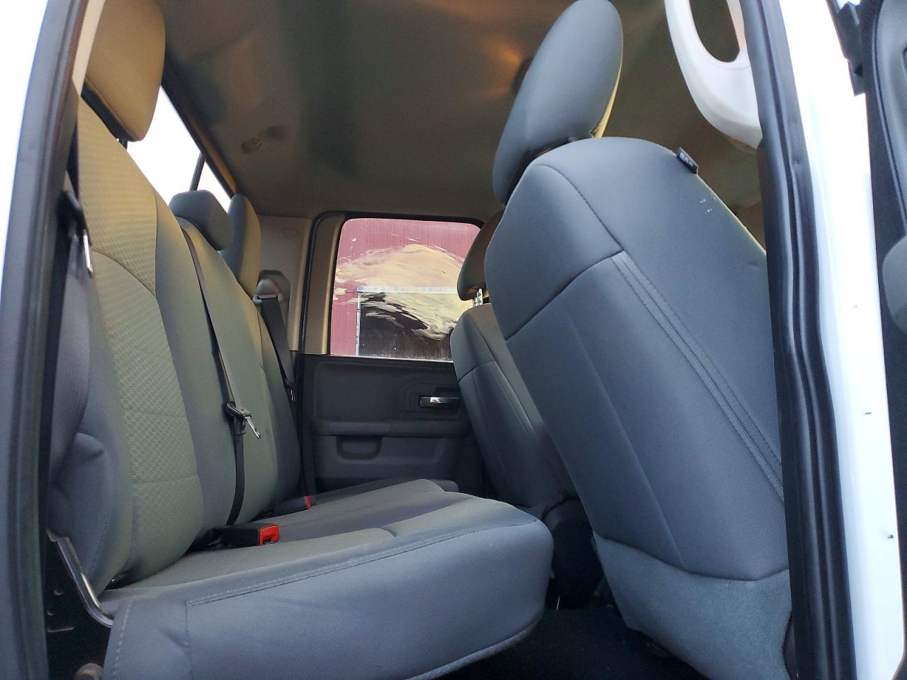 2015 RAM 1500 SLT photo 10