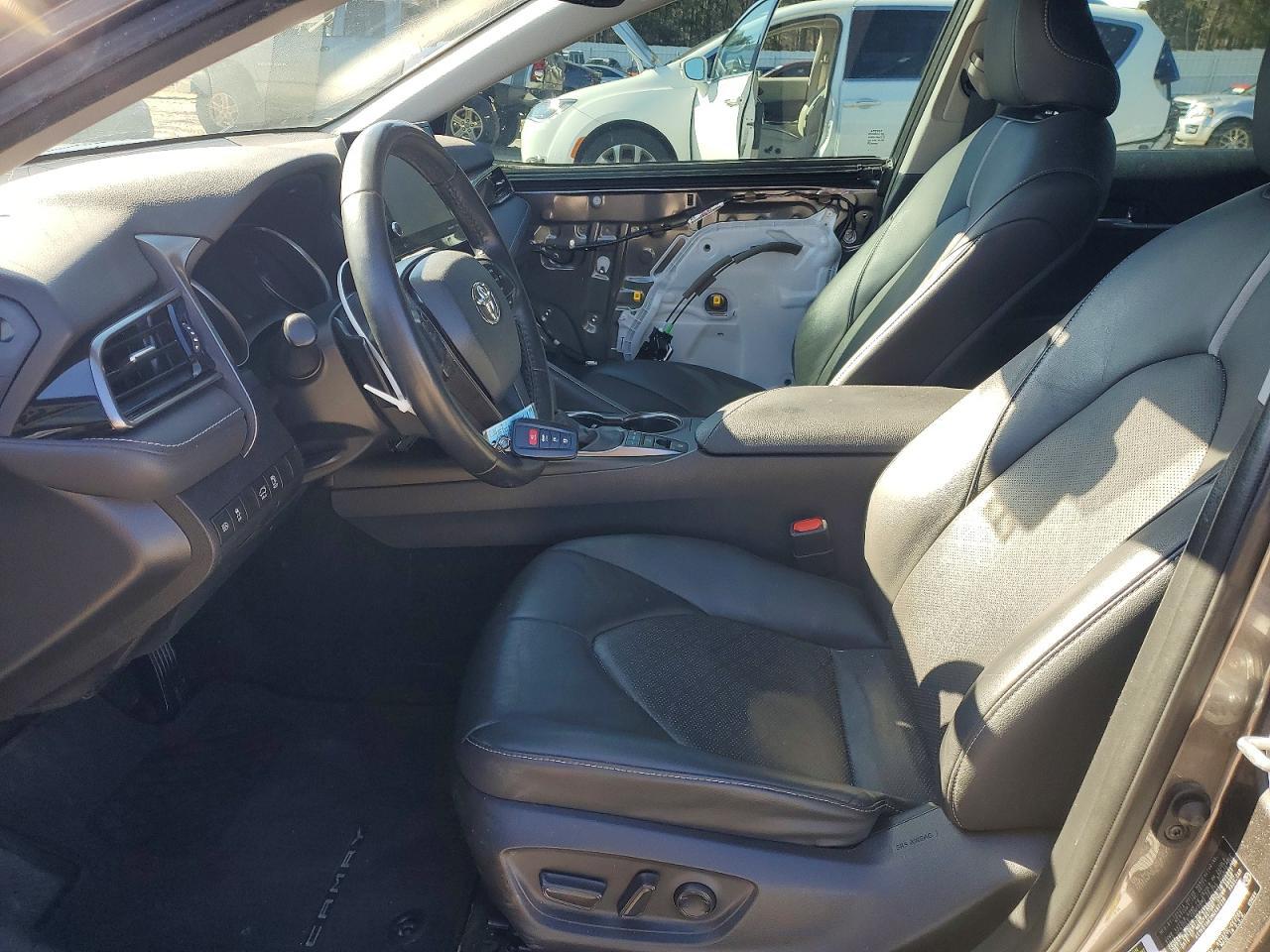 2021 TOYOTA CAMRY XSE photo 7