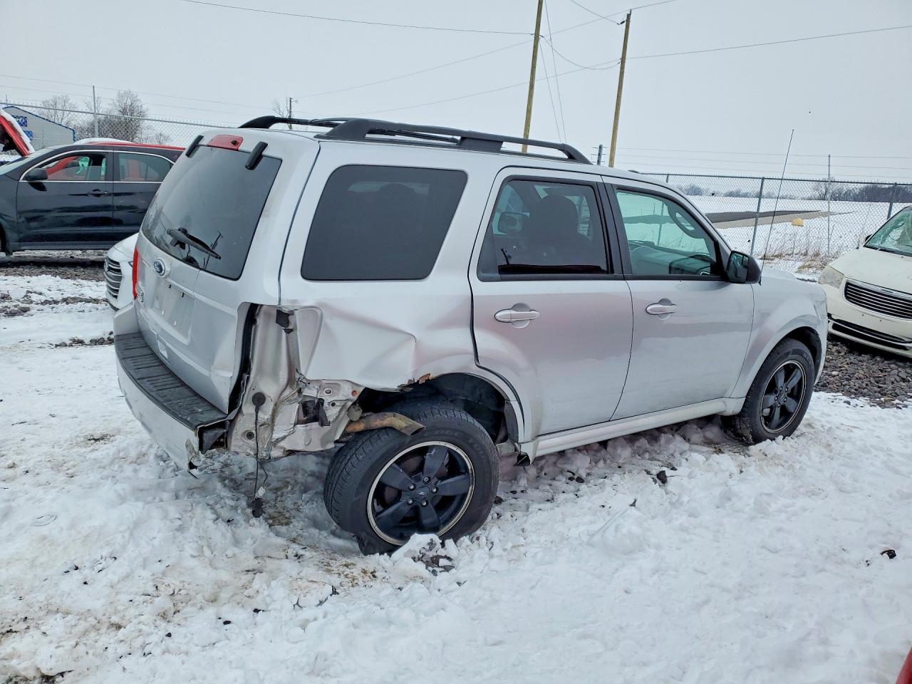 2011 FORD ESCAPE XLT photo 5
