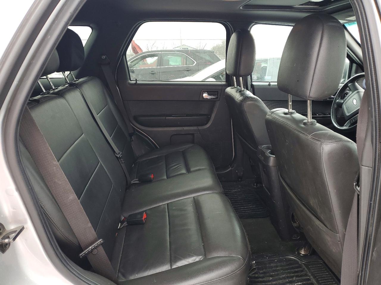 2011 FORD ESCAPE XLT photo 19
