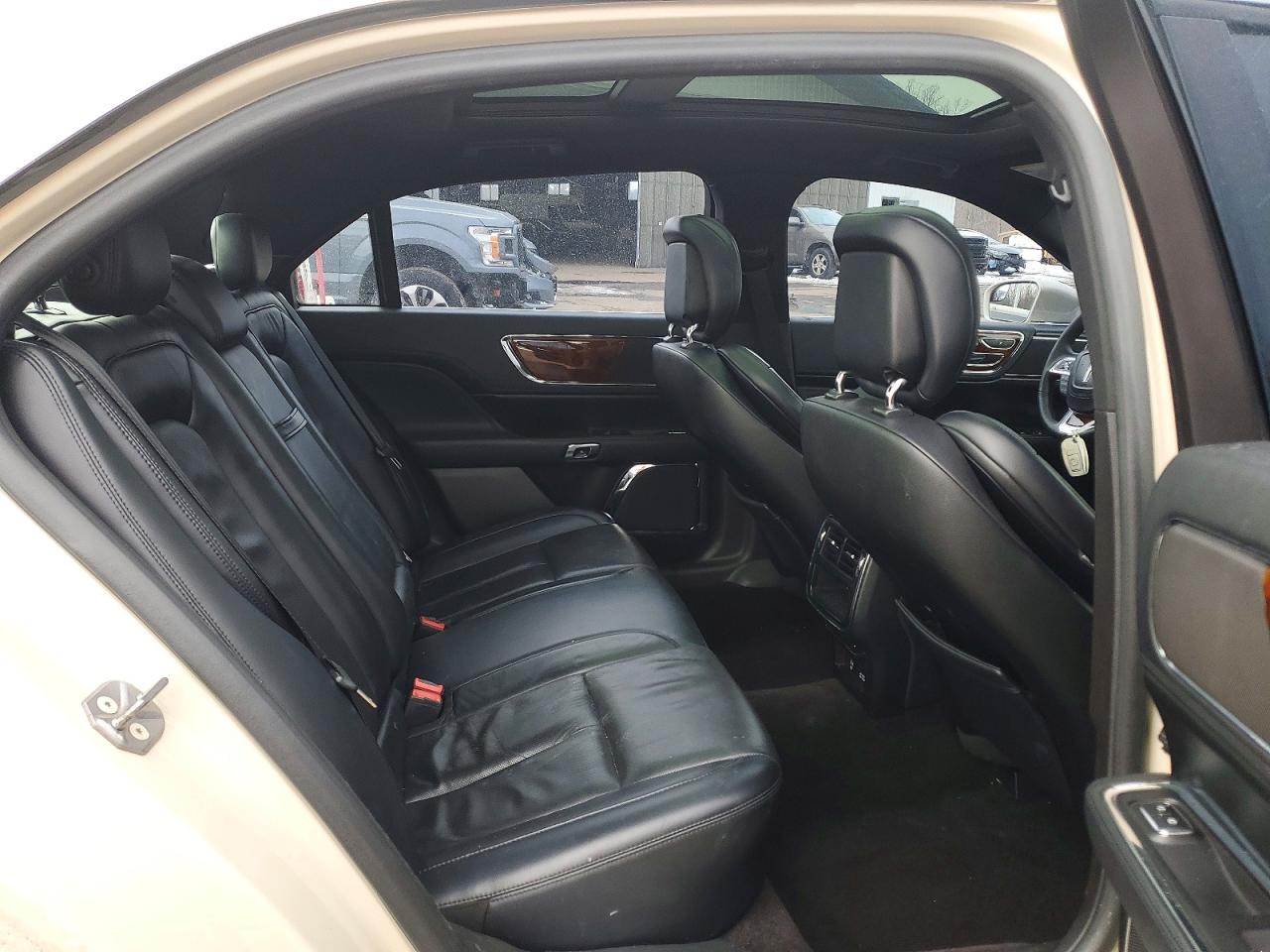 2018 LINCOLN CONTINENTAL SELECT photo 10