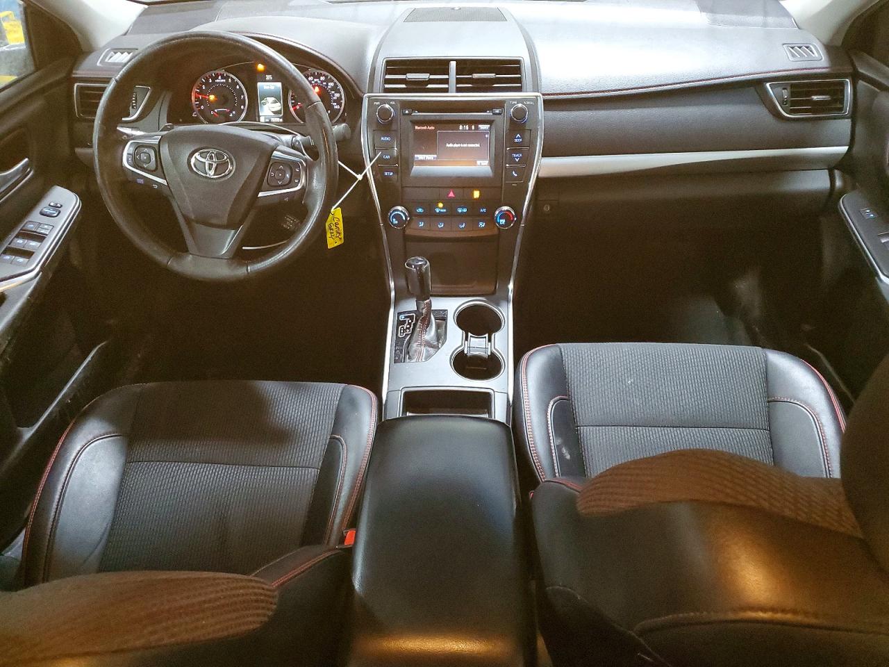 2017 TOYOTA CAMRY SE photo 22