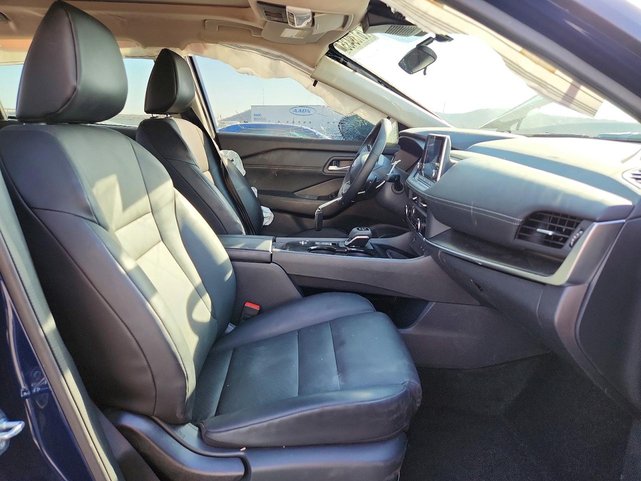2025 NISSAN ROGUE SV photo 13