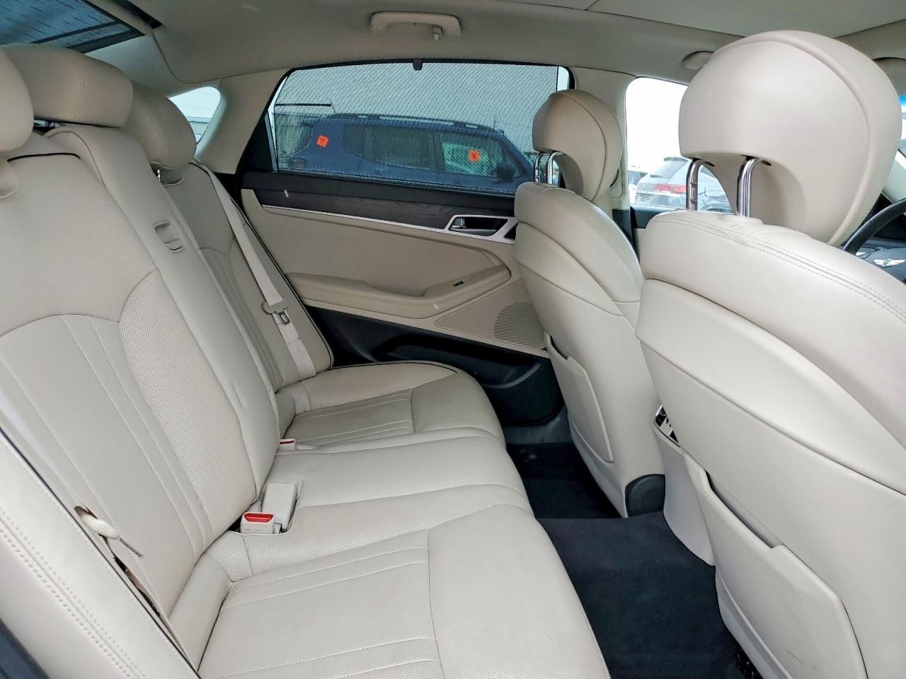 2015 HYUNDAI GENESIS 3.8L photo 19