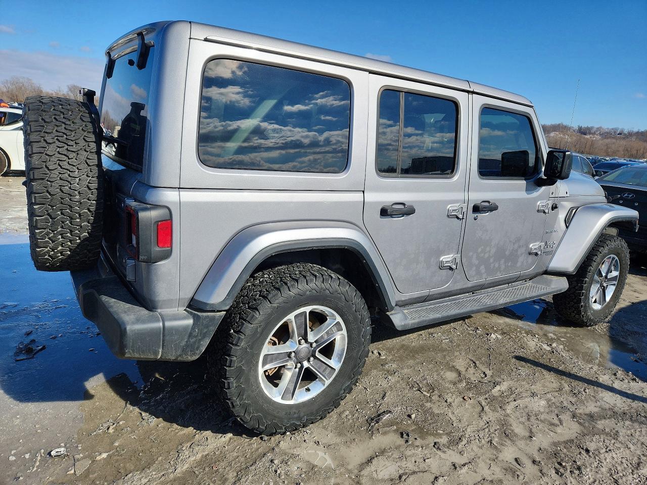 2018 JEEP WRANGLER UNLIMITED SAHARA photo 5