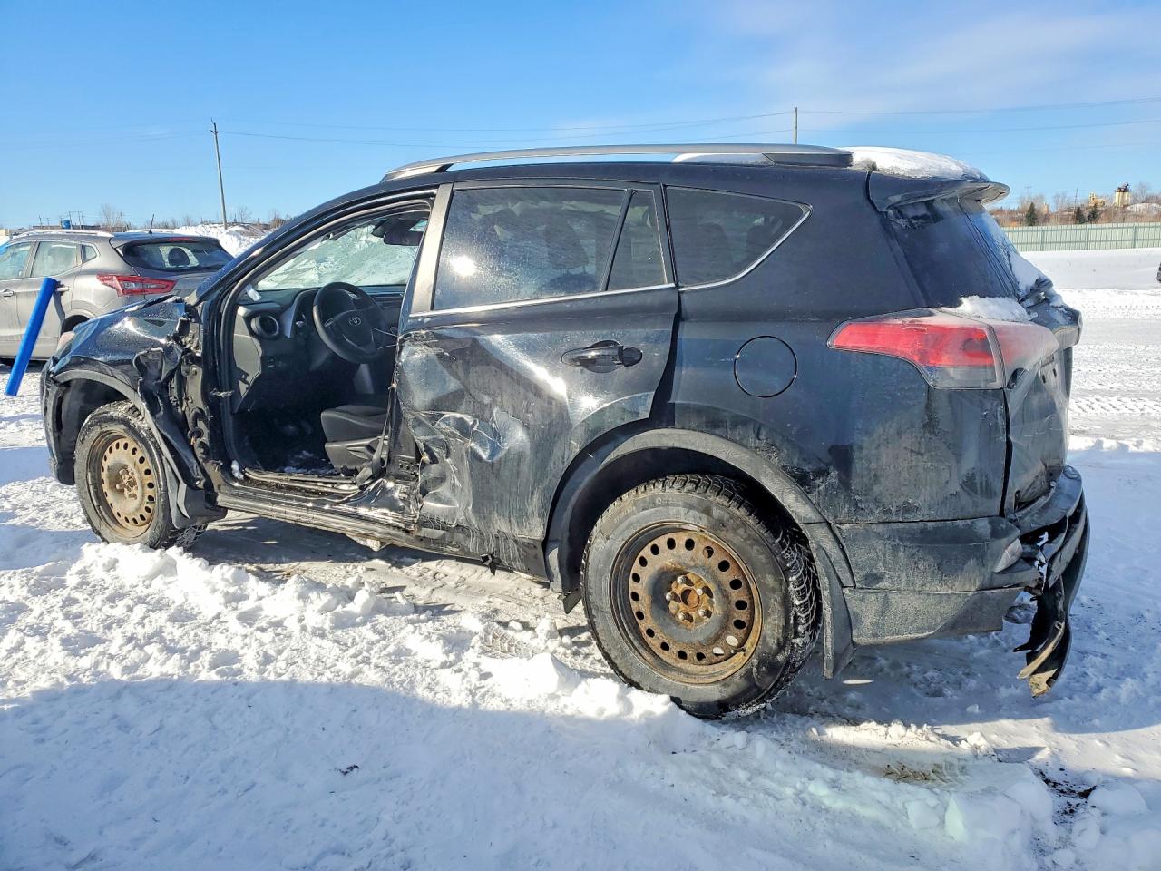2017 TOYOTA RAV4 LE photo 2