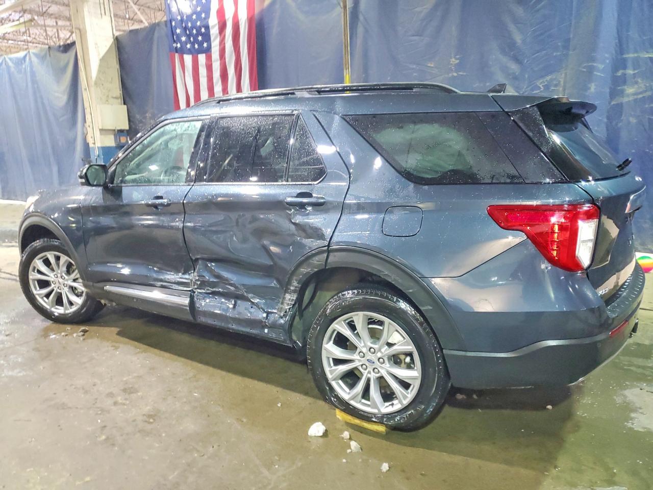 2024 FORD EXPLORER XLT photo 3