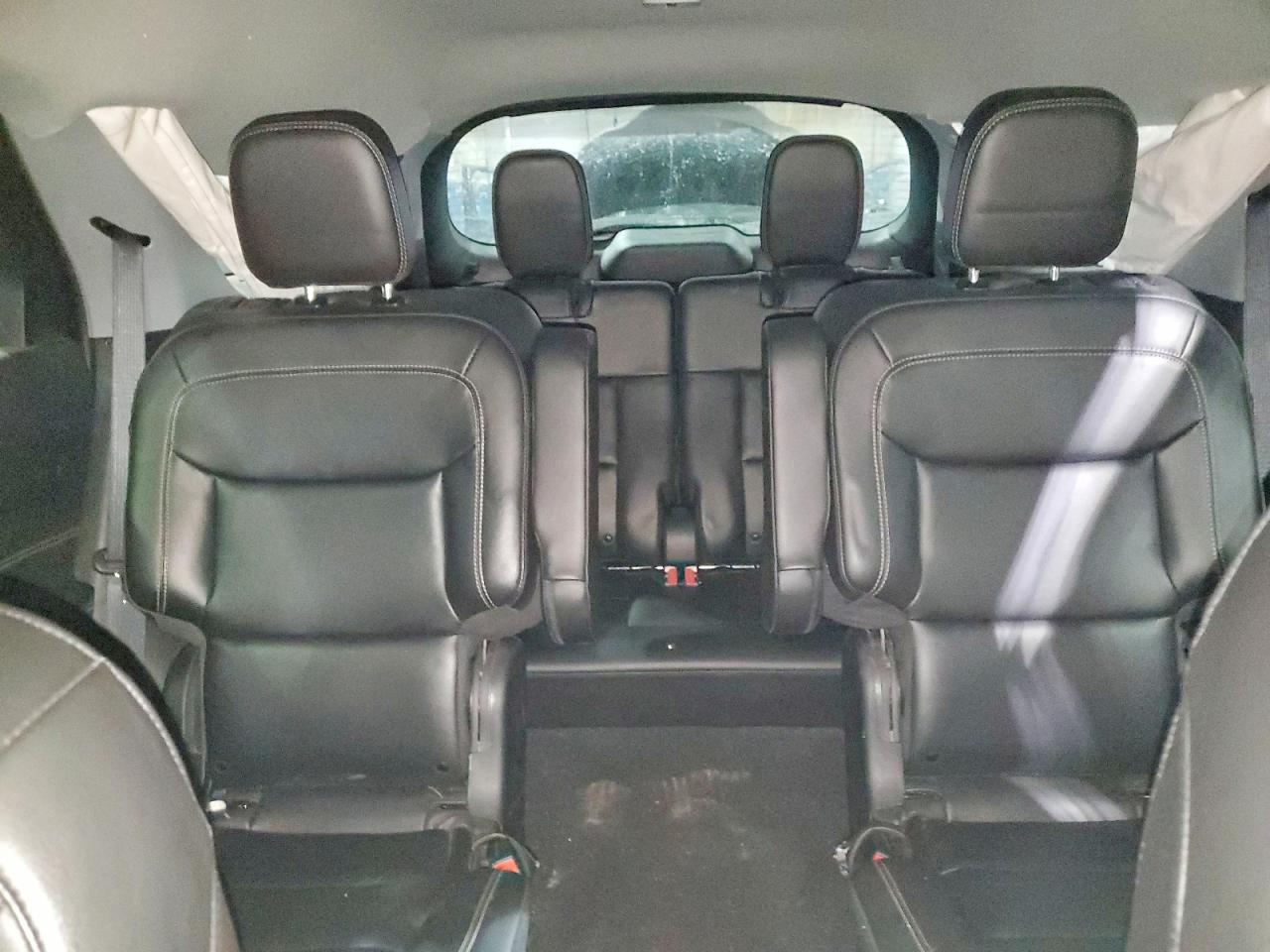2024 FORD EXPLORER XLT photo 19