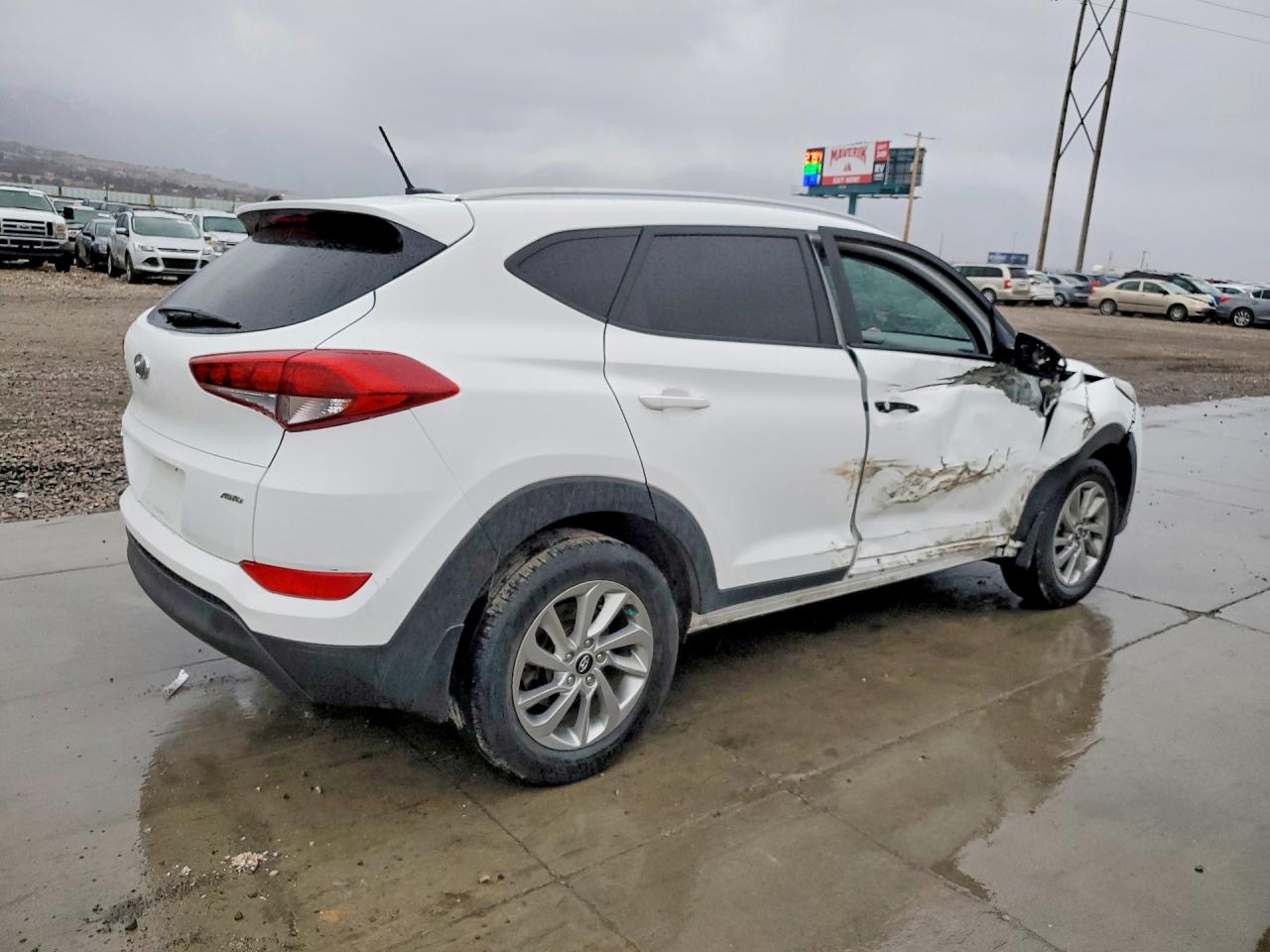 2017 HYUNDAI TUCSON photo 3