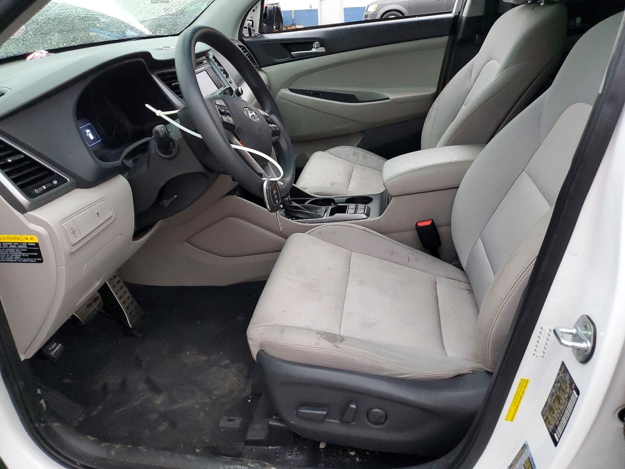2017 HYUNDAI TUCSON photo 7