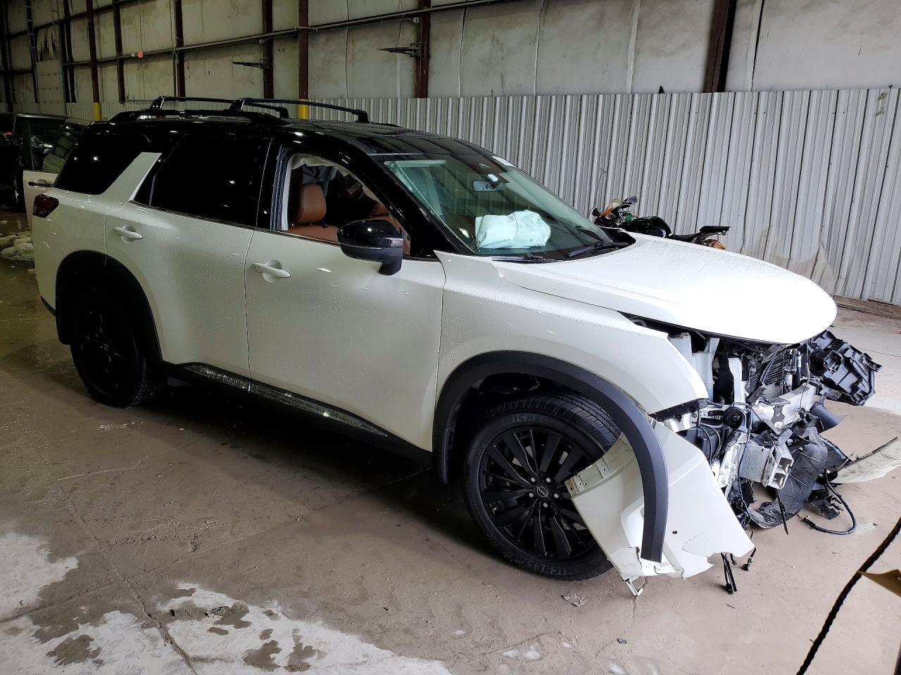 2023 NISSAN PATHFINDER PLATINUM photo 4