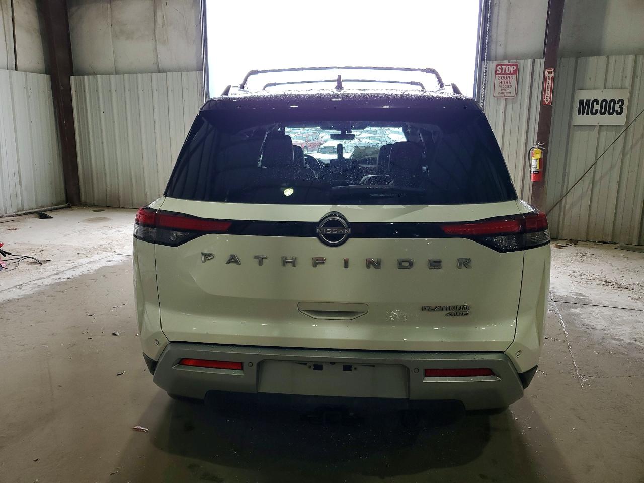 2023 NISSAN PATHFINDER PLATINUM photo 6