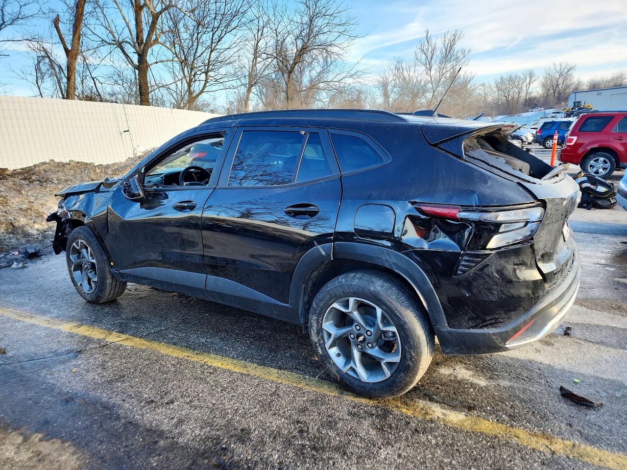 2025 CHEVROLET TRAX 1LT photo 2