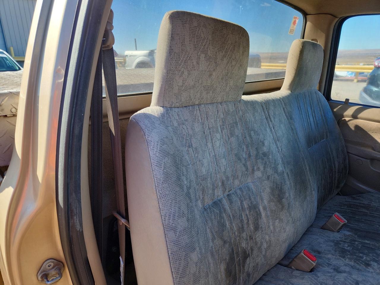 2002 TOYOTA TACOMA photo 19