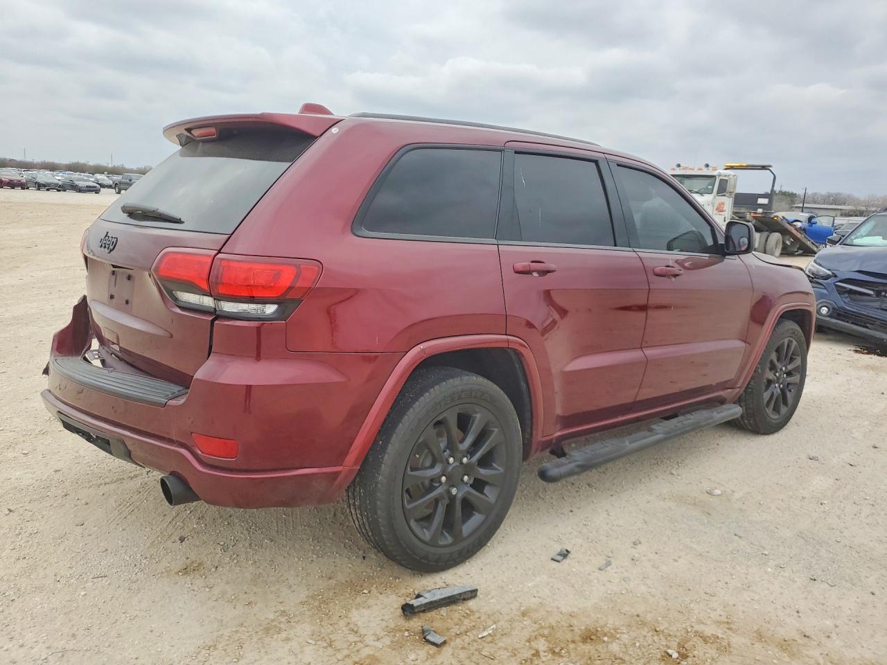 2018 JEEP GRAND CHEROKEE LAREDO photo 3