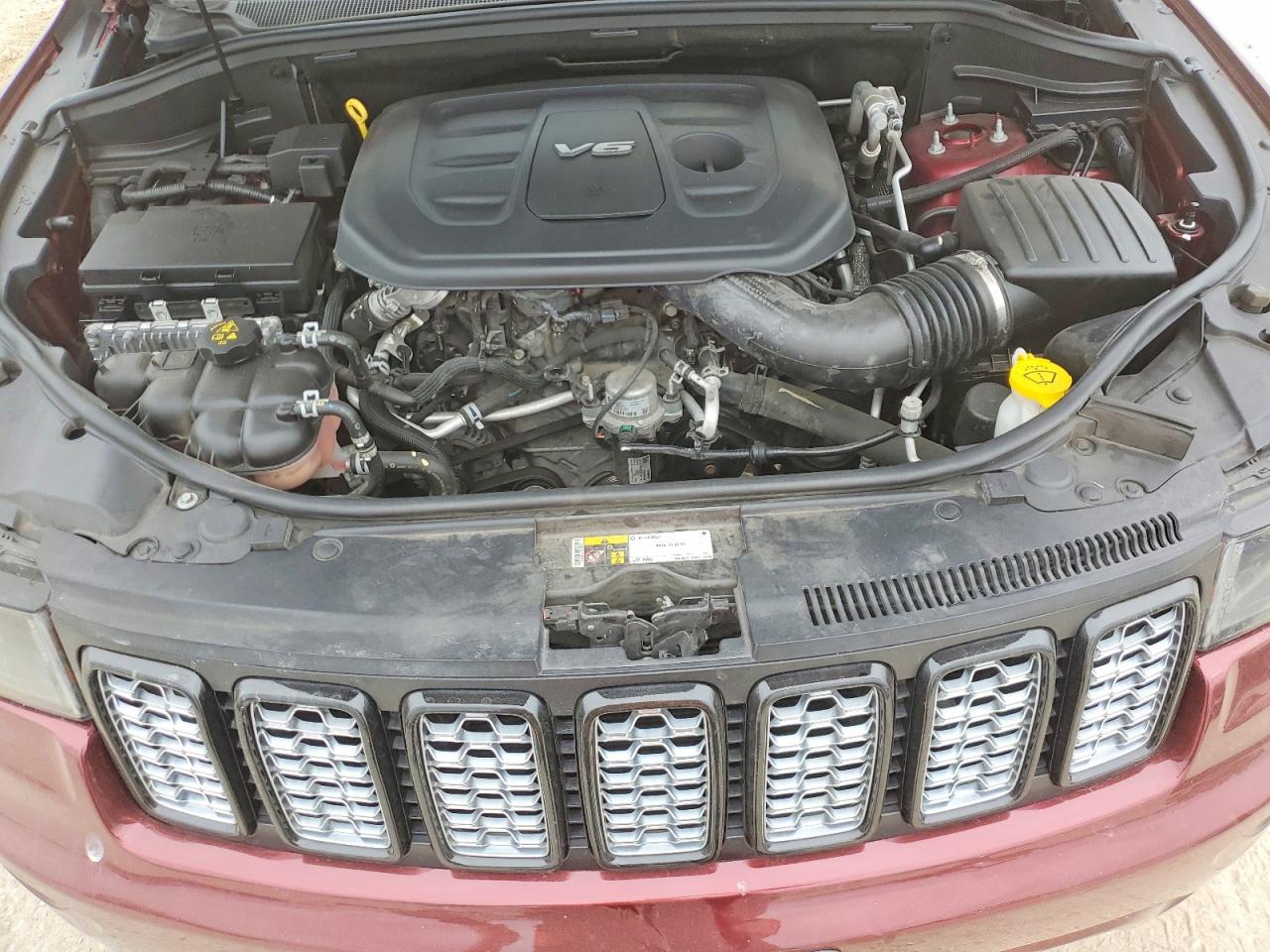 2018 JEEP GRAND CHEROKEE LAREDO photo 11