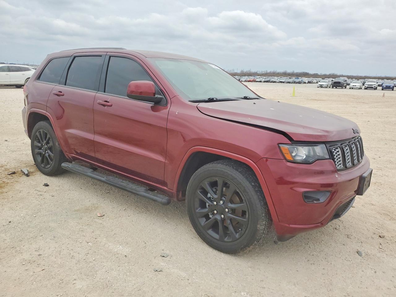 2018 JEEP GRAND CHEROKEE LAREDO photo 4