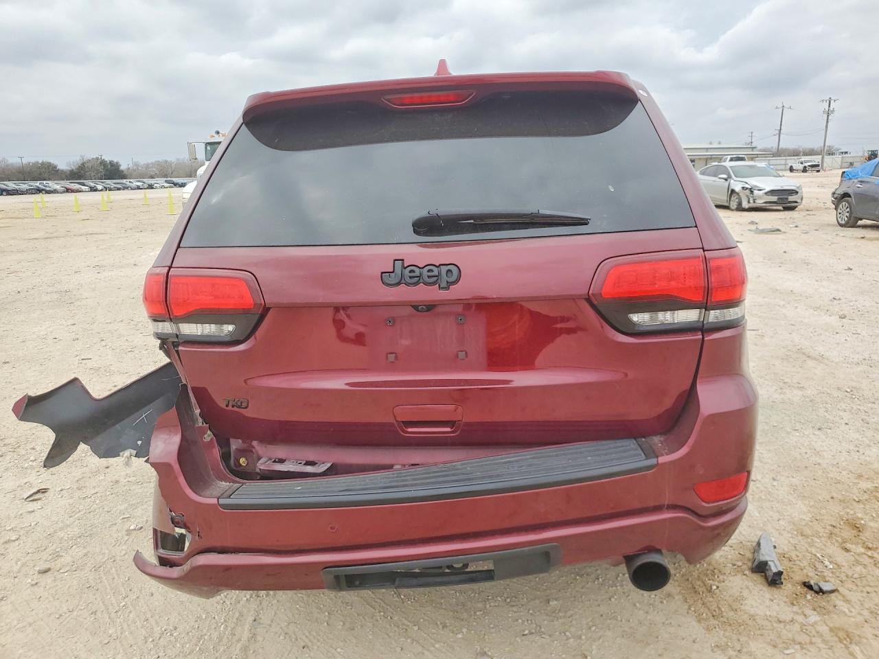 2018 JEEP GRAND CHEROKEE LAREDO photo 6