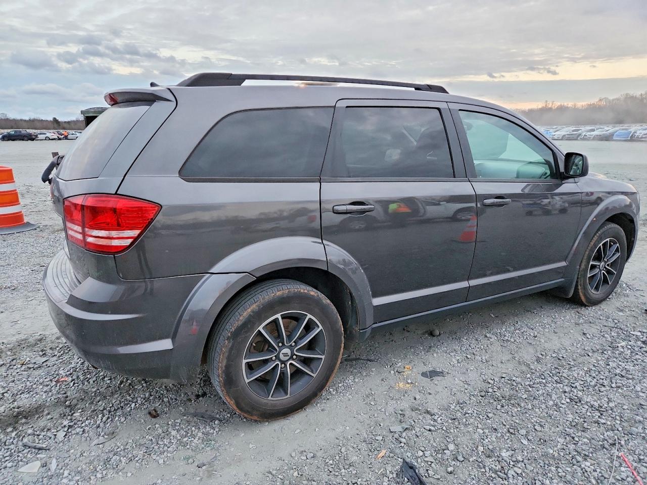 2018 DODGE JOURNEY SE photo 7