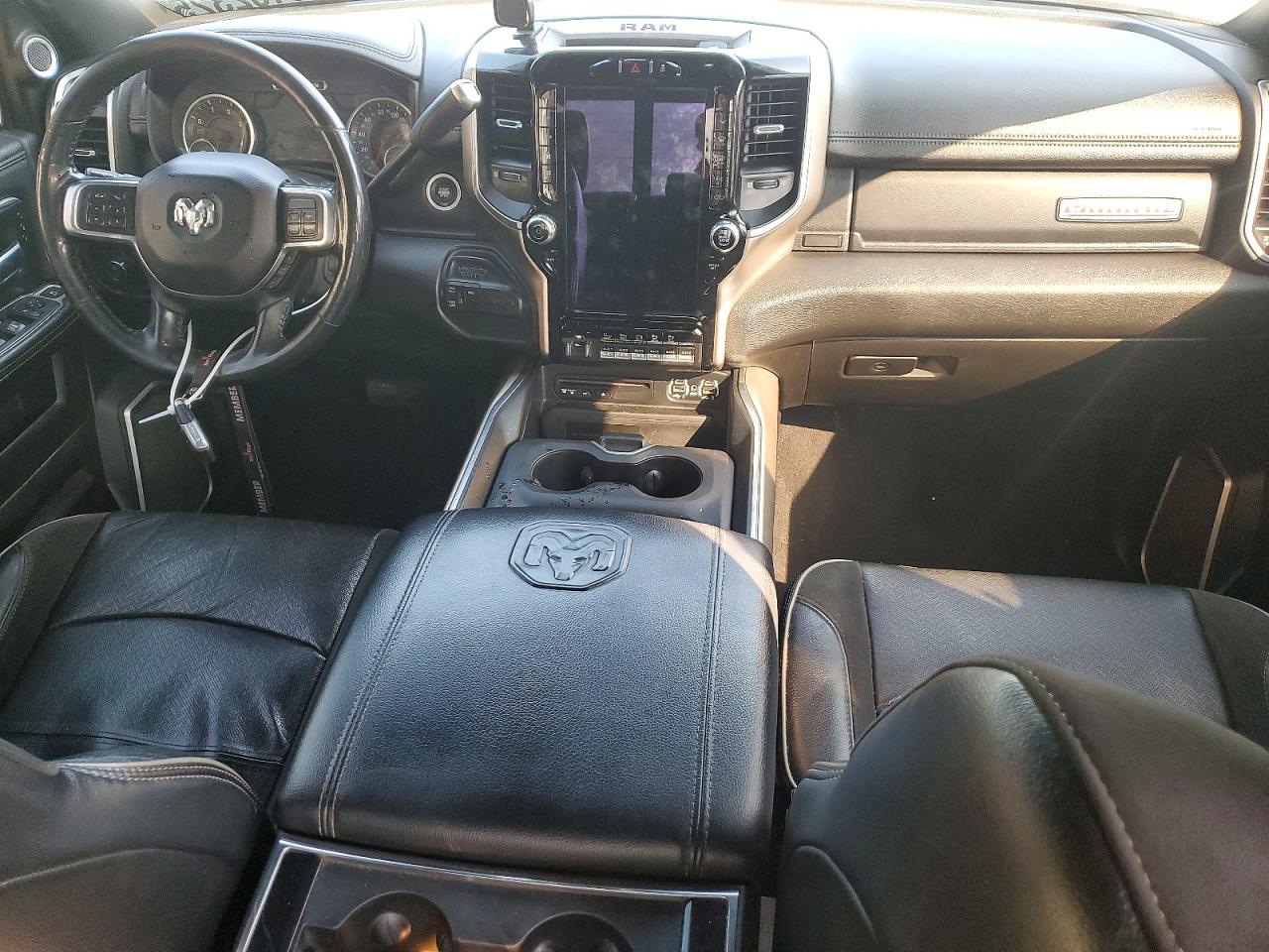 2019 RAM 3500 TRUCK CAB AND CHASSIS photo 15