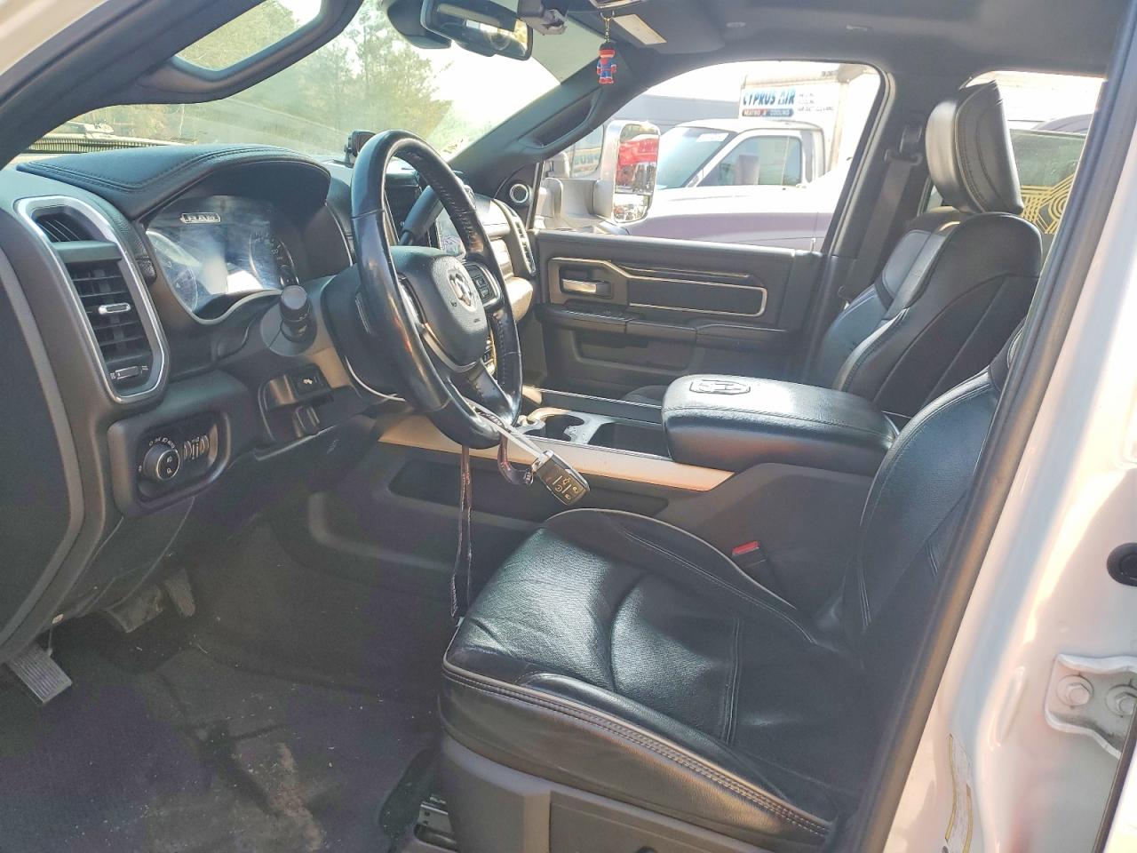 2019 RAM 3500 TRUCK CAB AND CHASSIS photo 13