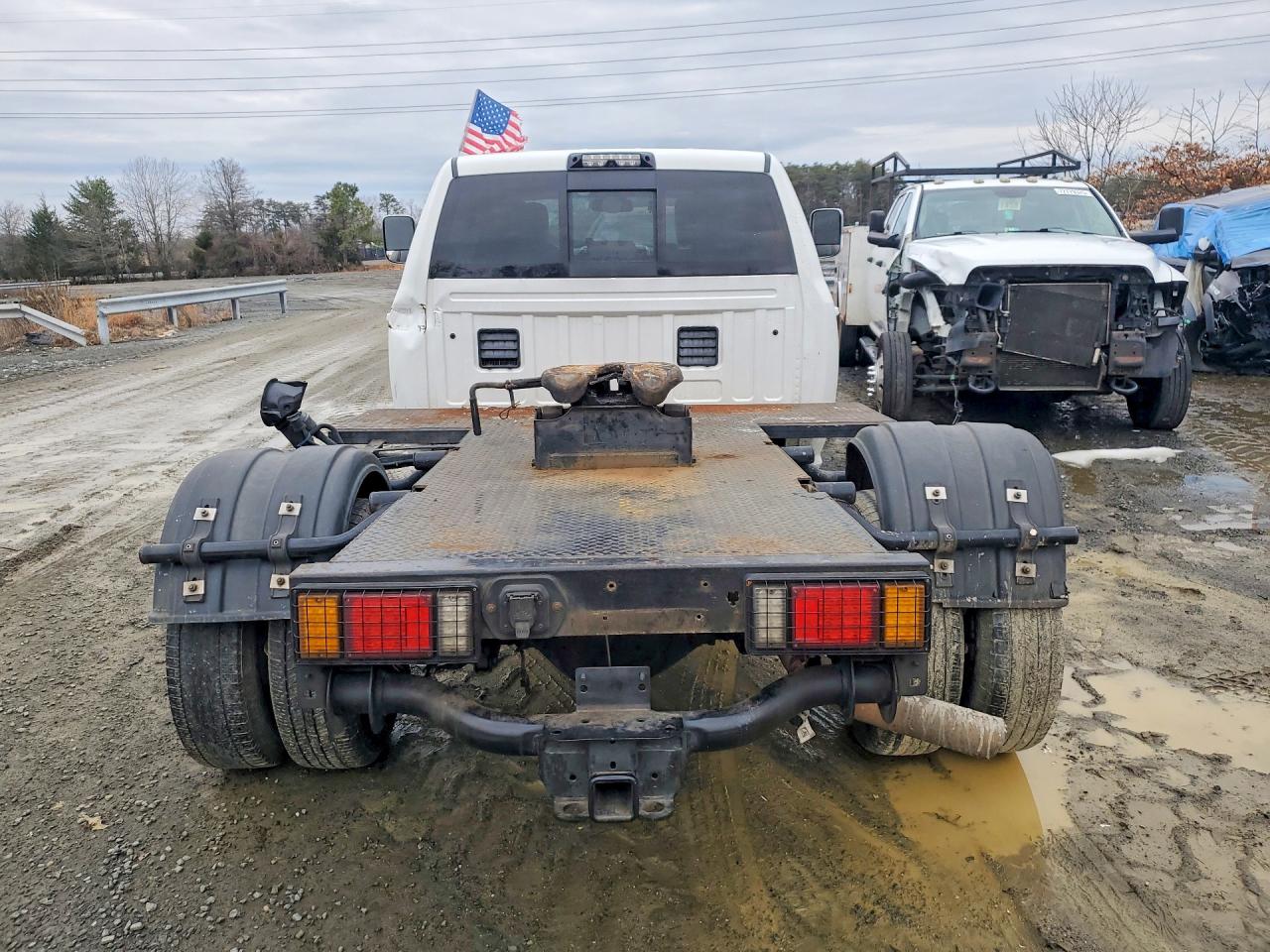 2019 RAM 3500 TRUCK CAB AND CHASSIS photo 11
