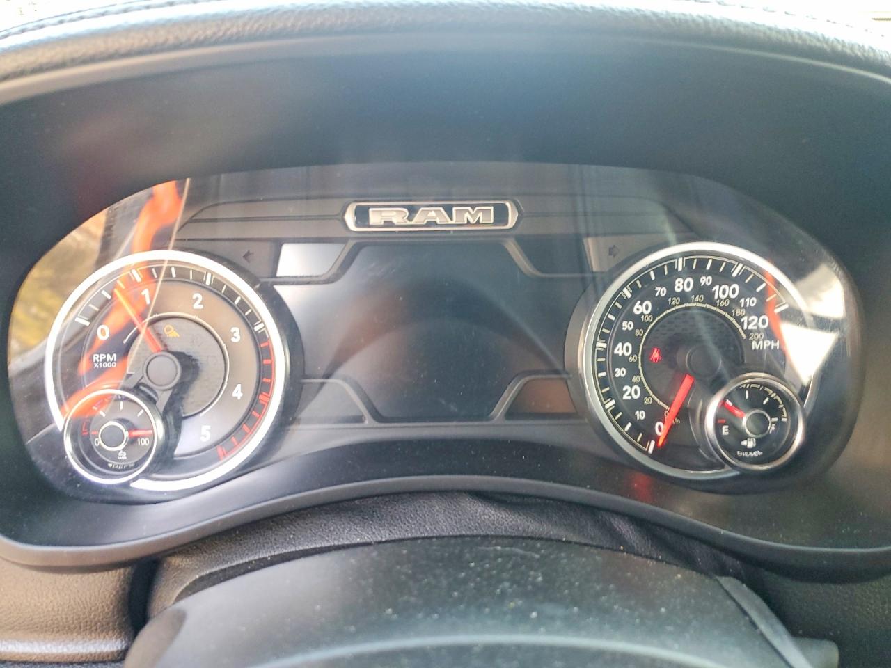 2019 RAM 3500 TRUCK CAB AND CHASSIS photo 17