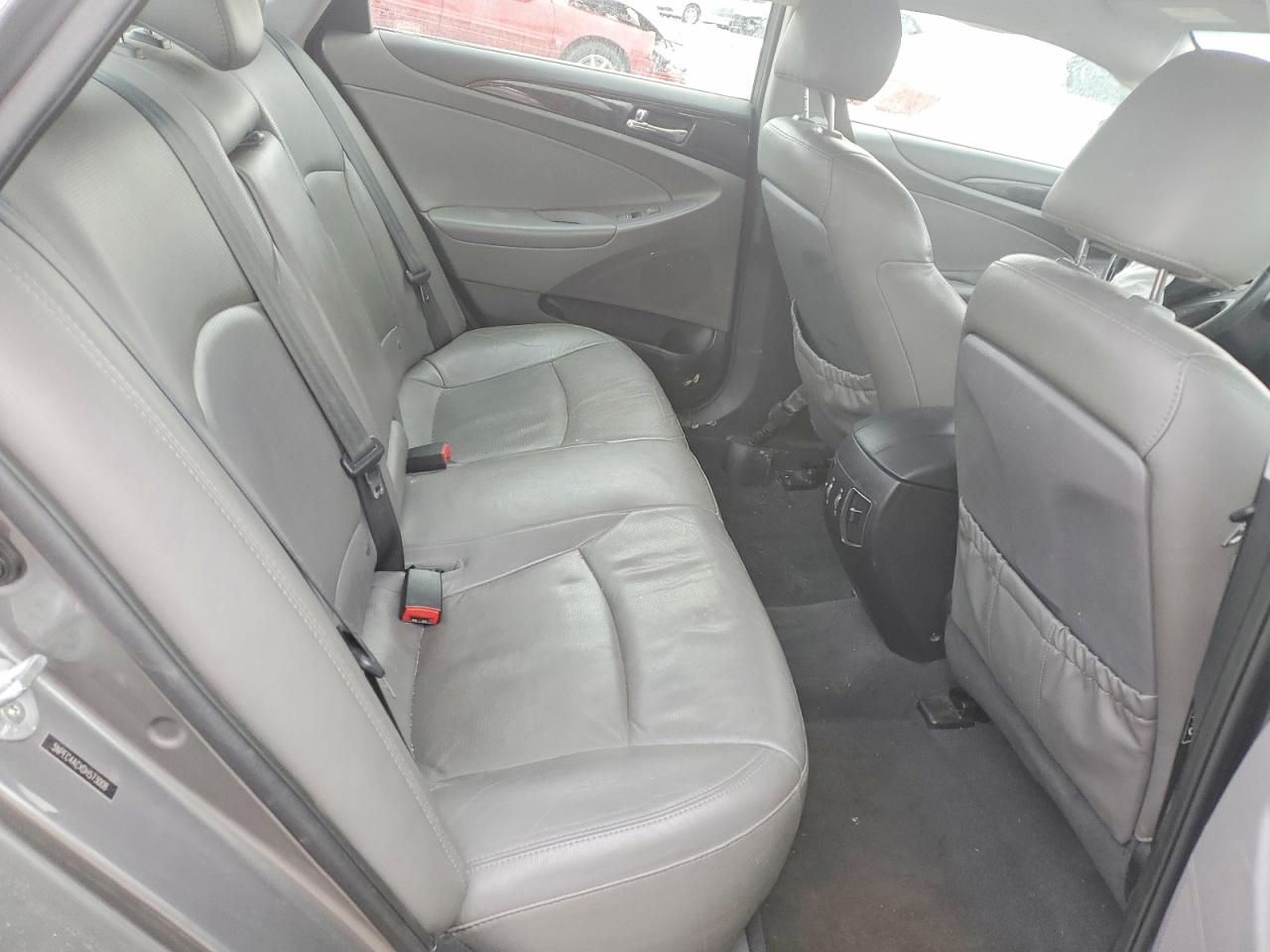 2013 HYUNDAI SONATA SE photo 19