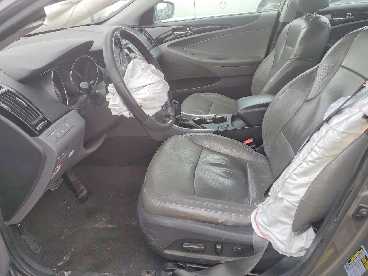 2013 HYUNDAI SONATA SE photo 13