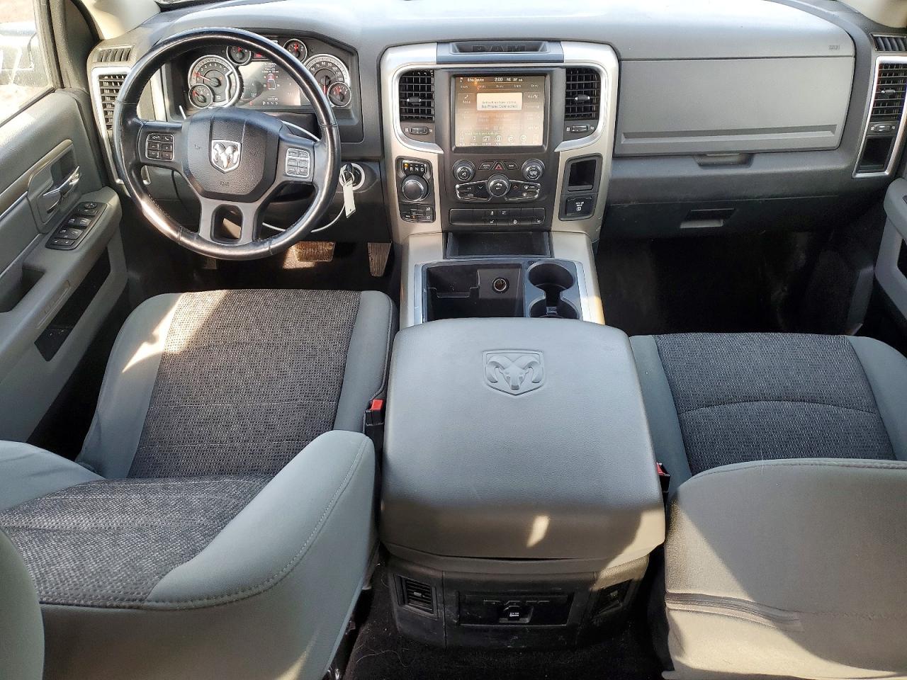 2014 RAM 1500 SLT photo 15