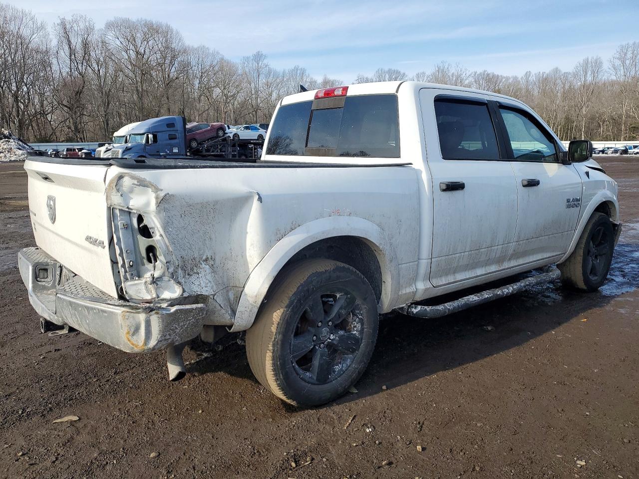 2014 RAM 1500 SLT photo 5