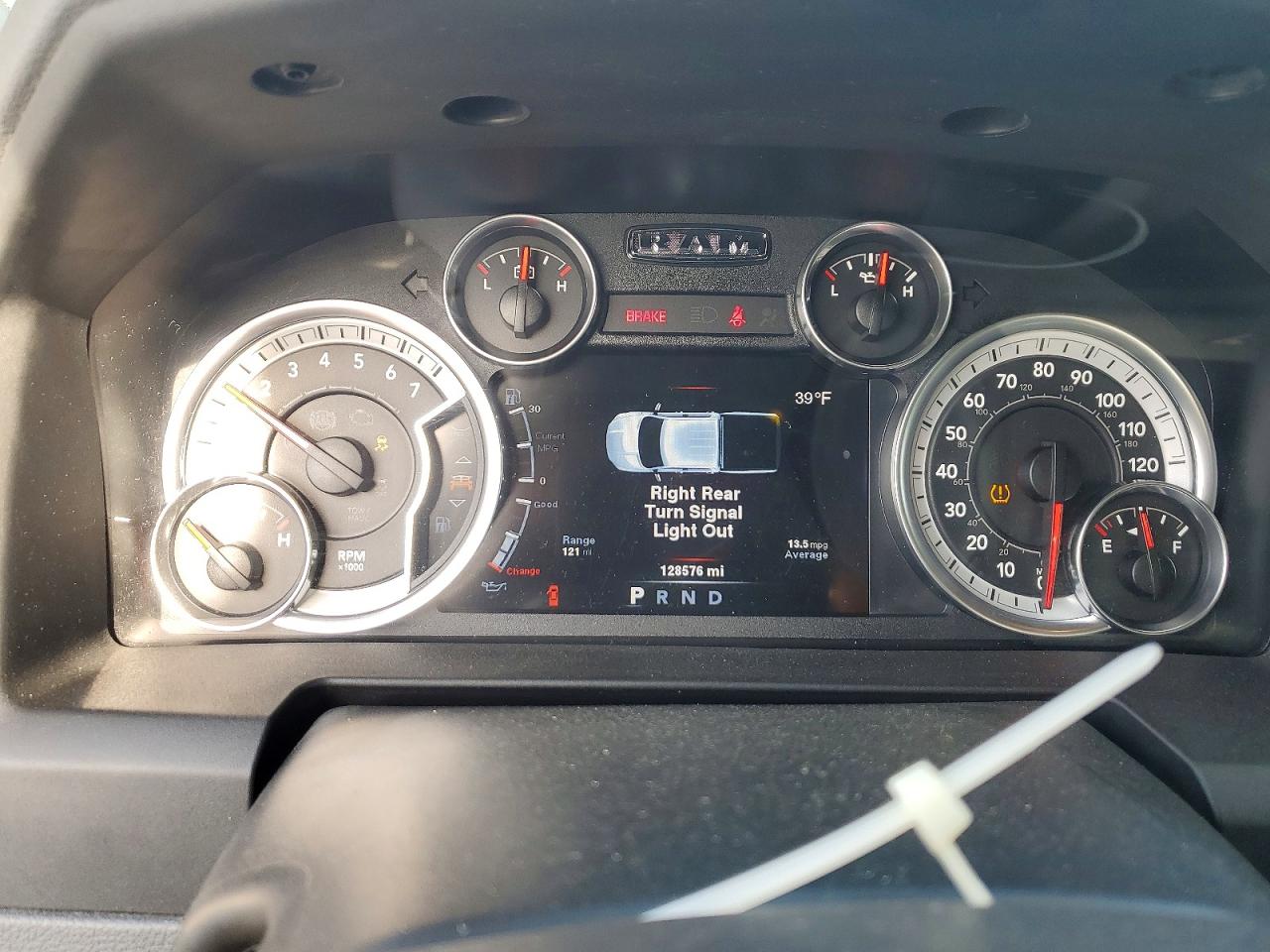 2014 RAM 1500 SLT photo 17