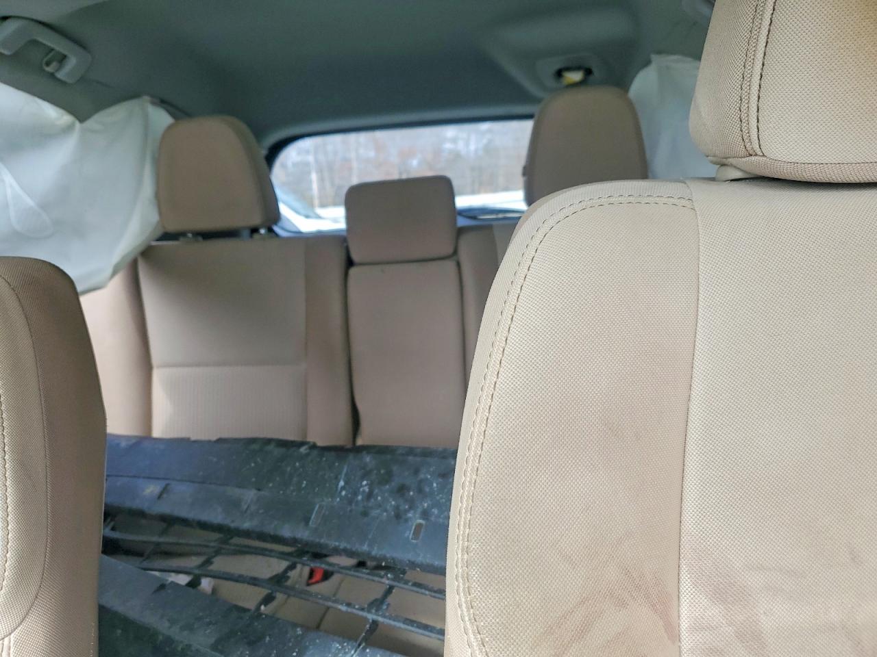 2013 TOYOTA RAV4 XLE photo 28