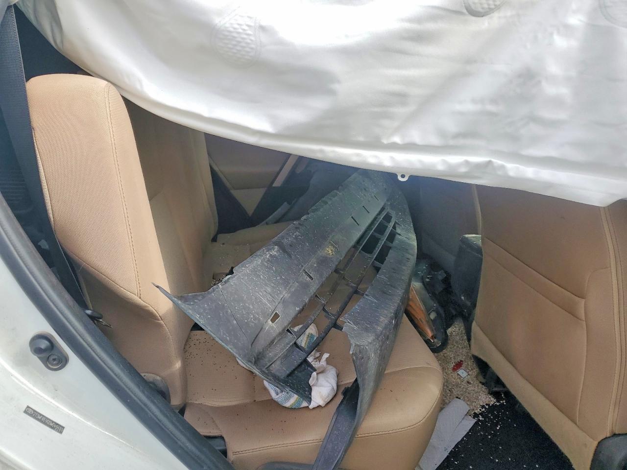 2013 TOYOTA RAV4 XLE photo 31