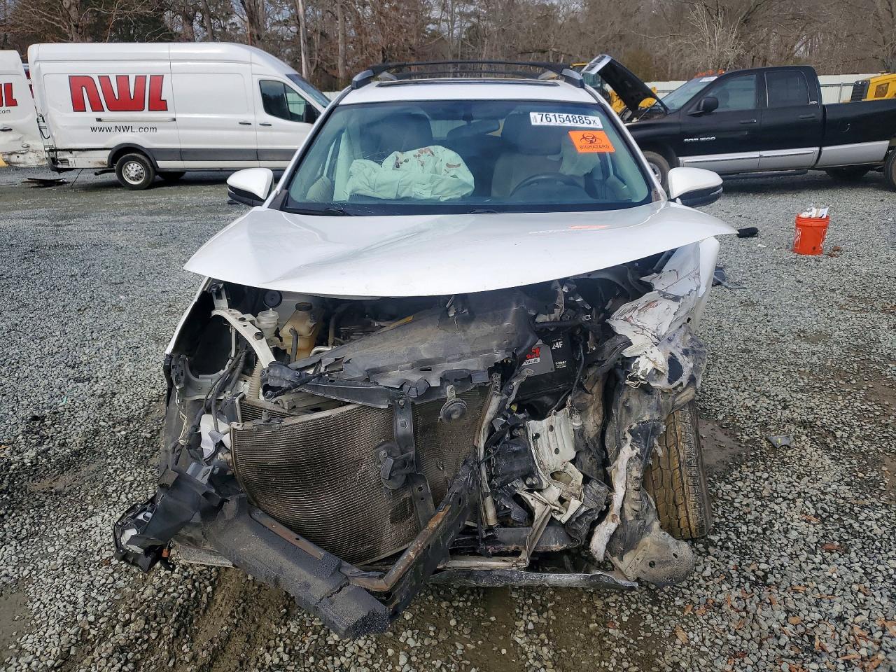 2013 TOYOTA RAV4 XLE photo 13