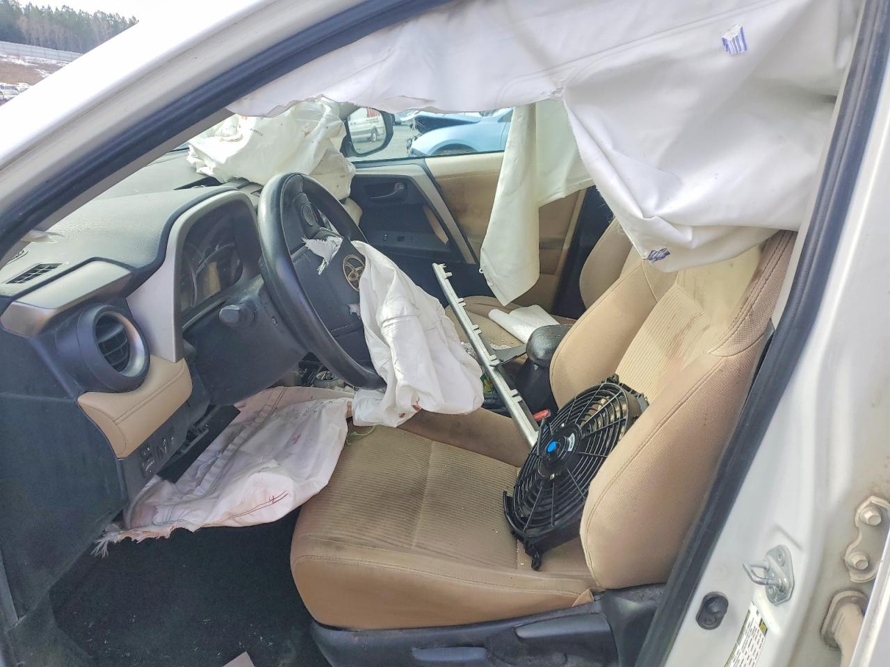 2013 TOYOTA RAV4 XLE photo 19