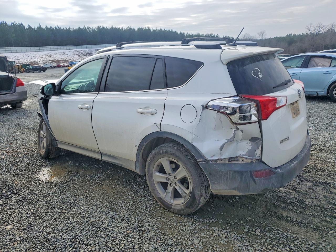 2013 TOYOTA RAV4 XLE photo 4