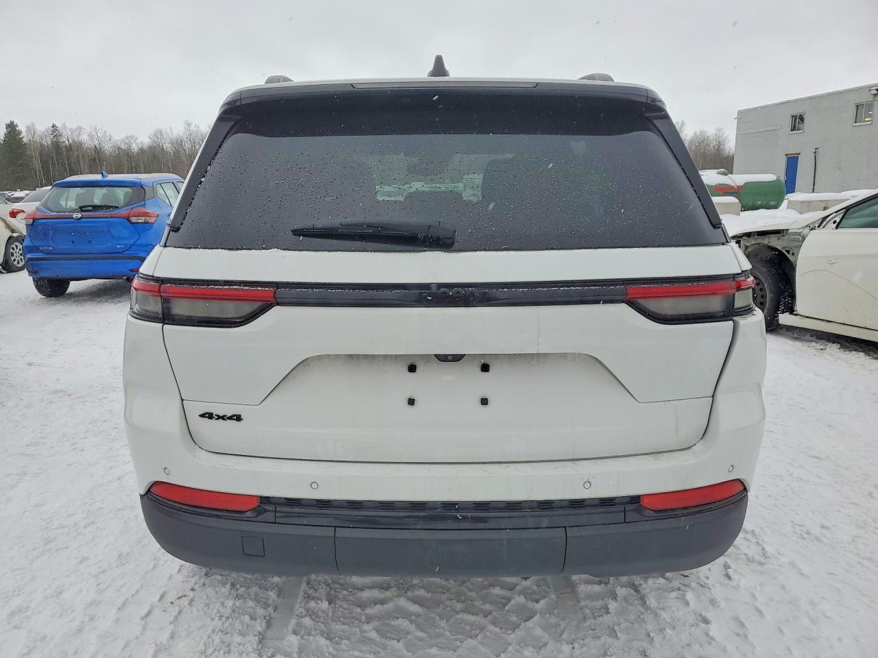 2024 JEEP GRAND CHEROKEE LAREDO photo 16