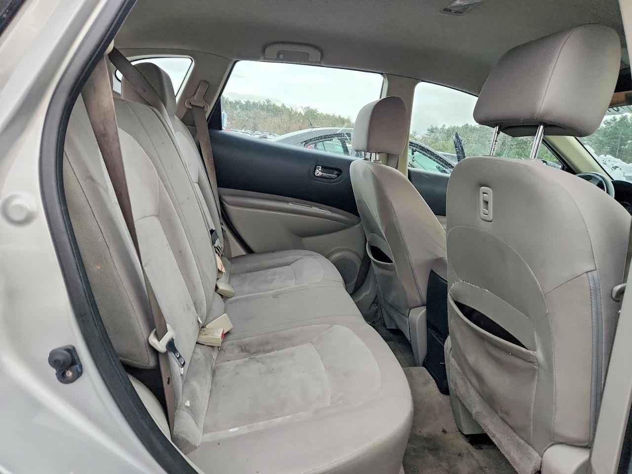 2011 NISSAN ROGUE S photo 28
