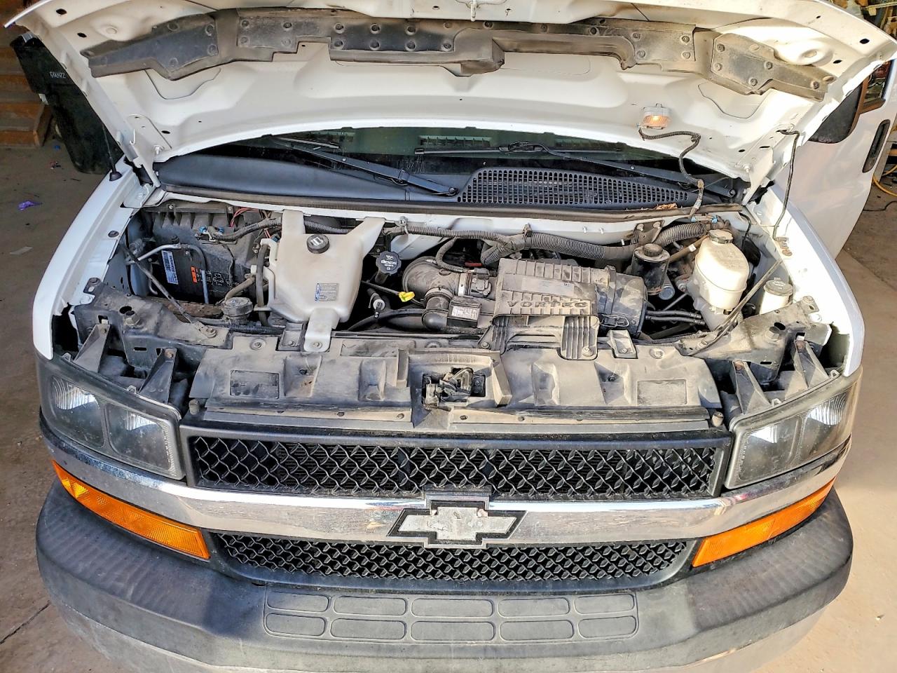 2017 CHEVROLET EXPRESS G3500 LT photo 23