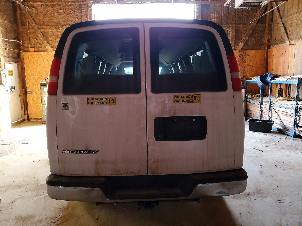 2017 CHEVROLET EXPRESS G3500 LT photo 11