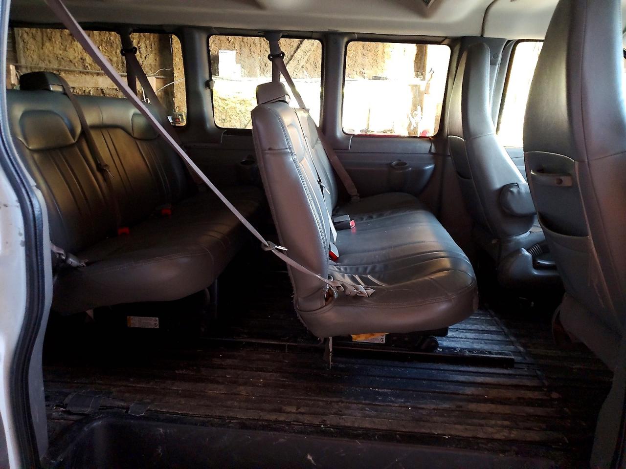 2017 CHEVROLET EXPRESS G3500 LT photo 21