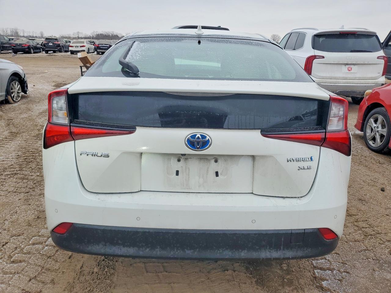 2019 TOYOTA PRIUS photo 11