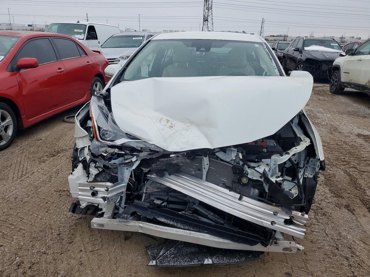 2019 TOYOTA PRIUS photo 9
